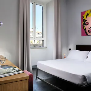 2* Πανσιόν Art Navona